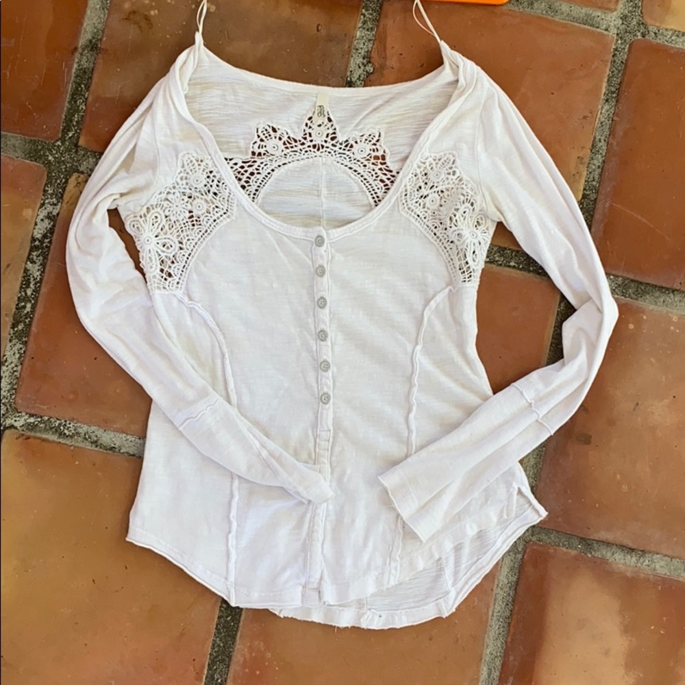 White long sleeved top